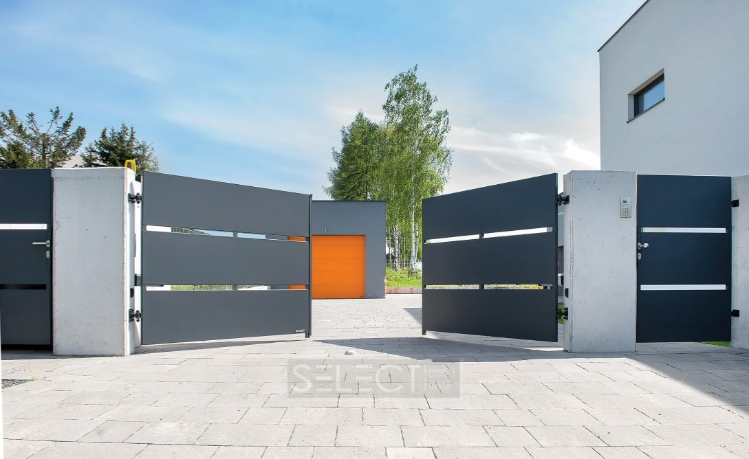 Розпашні в'їзні ворота для приватного будинку - вуличні автоматичні системи SELECT, WISNIOWSKI - ЛЬВІВ